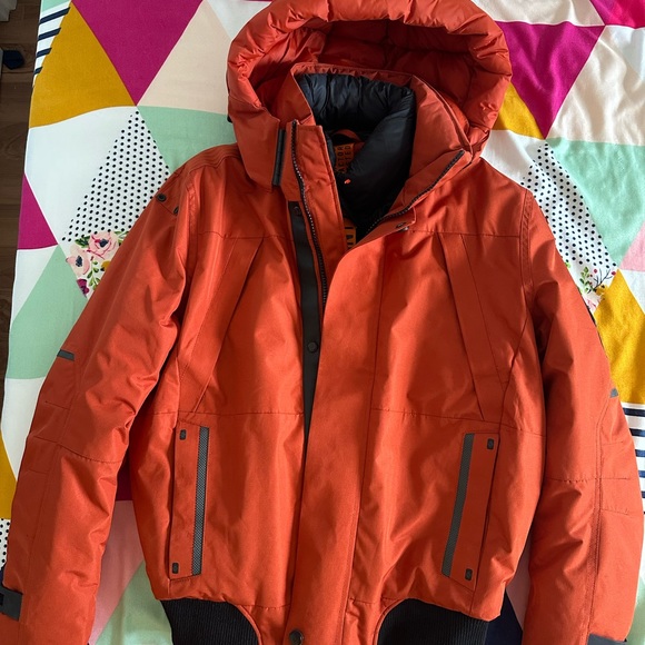 POINT ZERO. MANSFIELD I ECO DOWN
BOMBER (-30°C) -
SUNDOWN - Picture 1 of 5